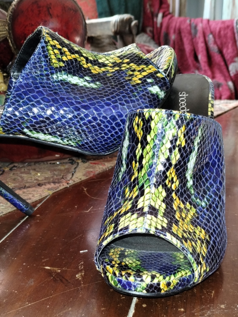 Shoe Dazzle Blue & Yellow Snake-Print Open Toe Mule